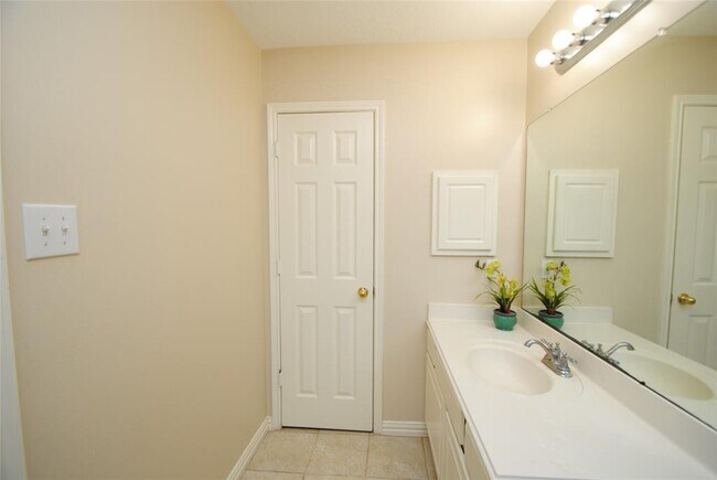 Building Photo - 17110 Fairway Glen Ct