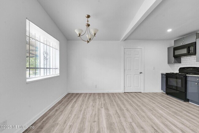 Building Photo - 9155 Sibbald Rd