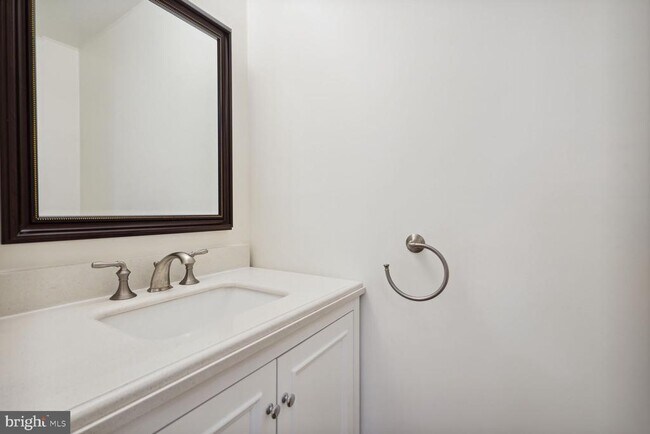Building Photo - 3162 Borge St