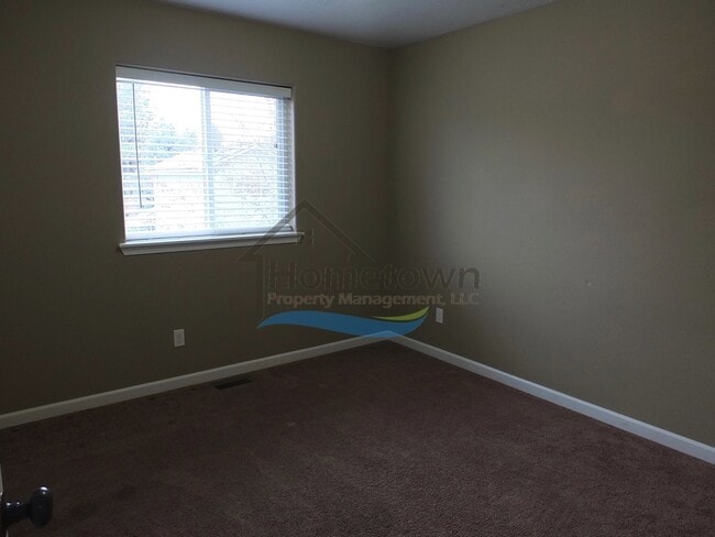 Building Photo - 3-Bedroom Home in Central Coeur d'Alene wi...