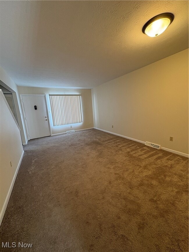 Building Photo - 2358 Echo Valley Dr