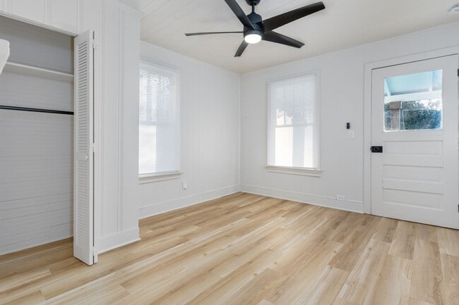 Building Photo - Cozy Home in Columbia's Downtown Core - Unit A