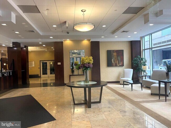 Building Photo - 1020 N Highland St