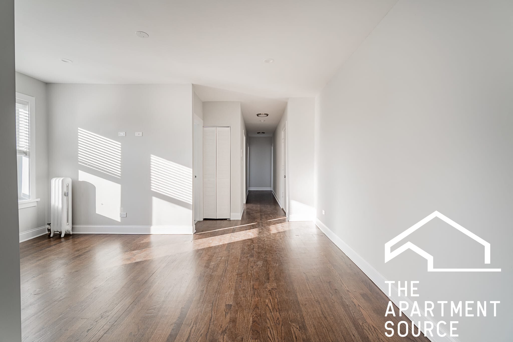 Building Photo - 4454 W Diversey Ave