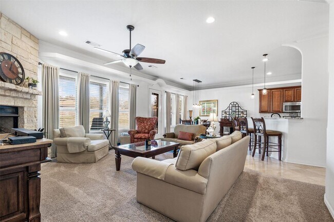 Building Photo - Beautiful Home In Pecan Planation