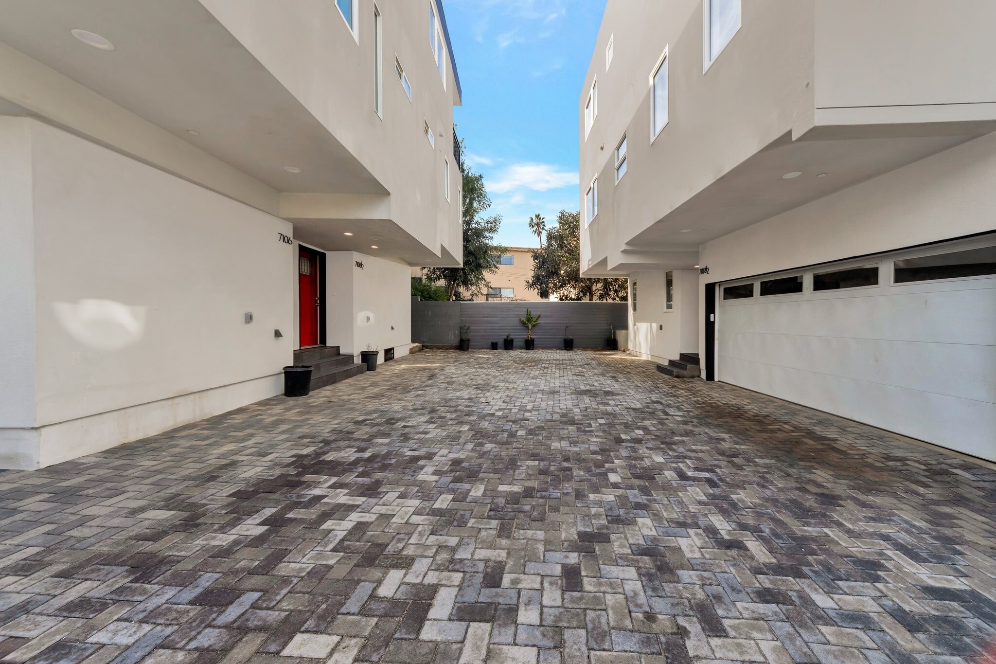 Building Photo - 7108 Ramsgate Ave