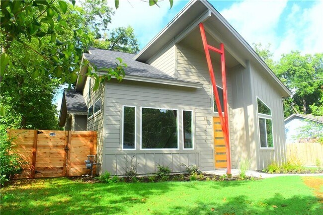 Primary Photo - 1403 Arcadia Ave