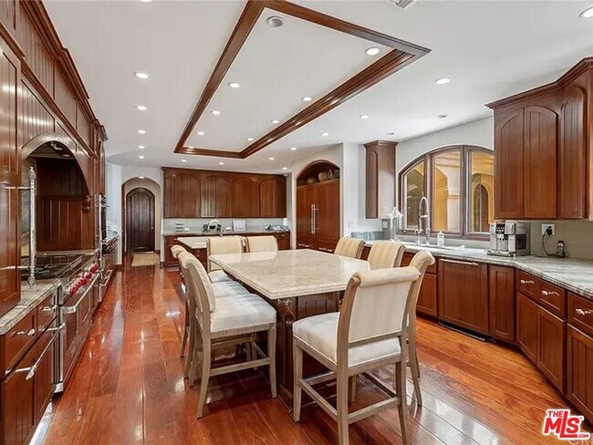 Building Photo - 6005 William Bent Rd