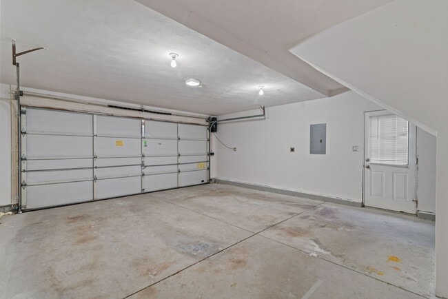 Building Photo - Burbage Grant 4 bedrooms- Ready Now!