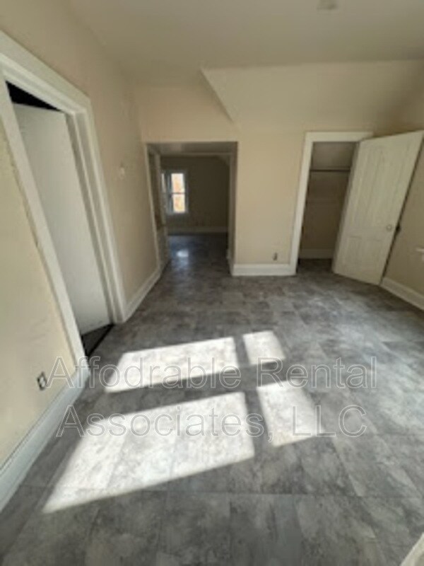 Building Photo - 1309 S 15th St