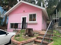 Building Photo - Adorable cottage!