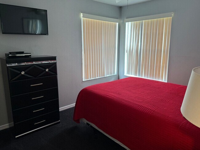 Building Photo - FURNISHED 3 bedroom 2 bath for rent lease 2444 Sweetwater Club Circle Unit #34 Kissimmee, FL 34747