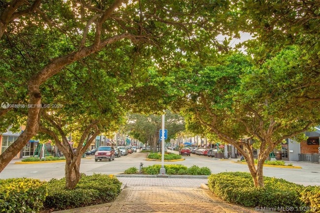 Building Photo - 1919 Van Buren St