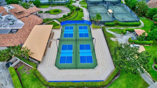 Building Photo - 7520 La Paz Blvd