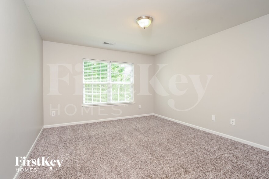 Building Photo - 1626 Weatherend Dr
