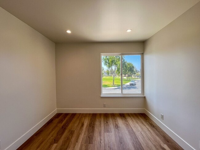 Building Photo - 5281 Tattershall Ave