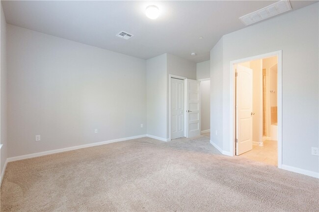 Building Photo - 1620 Bryant Dr