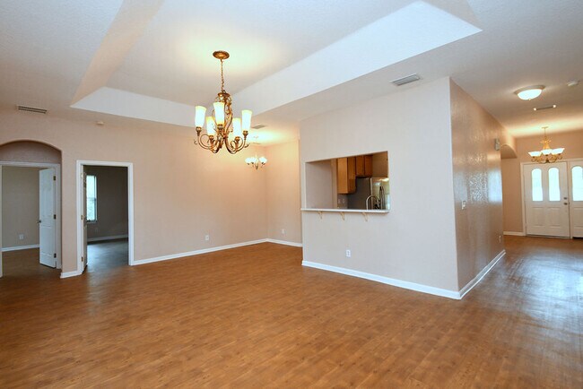 Living Room looking to kitchen - 2881 Fontainebleau Ave SE
