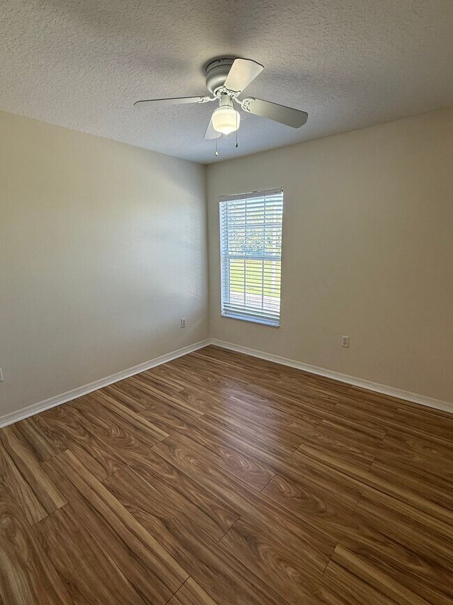 Building Photo - Coming Soon!  3 BR/2.5BA | Newly Renovated Townhome | In-Unit Laundry| Parking in Westchase!