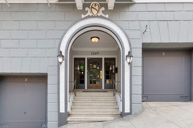 Building Photo - 1265 Washington