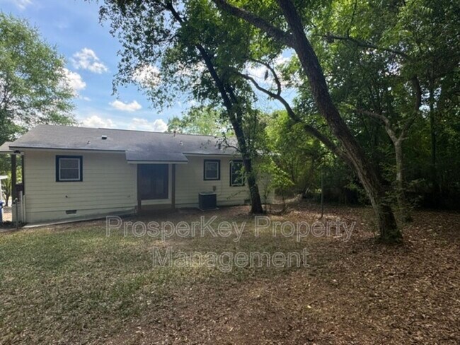 Building Photo - 2353 Agnes Dr