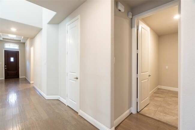 Building Photo - 6350 Culverdale Ln