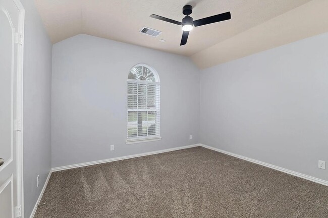 Building Photo - 16007 David Hill Ln