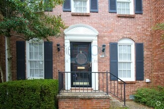 Building Photo - Check out the UPGRADES! Wow!