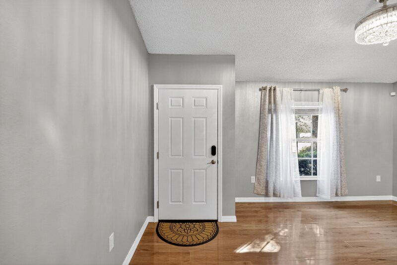 Building Photo - 4 Starling Dr