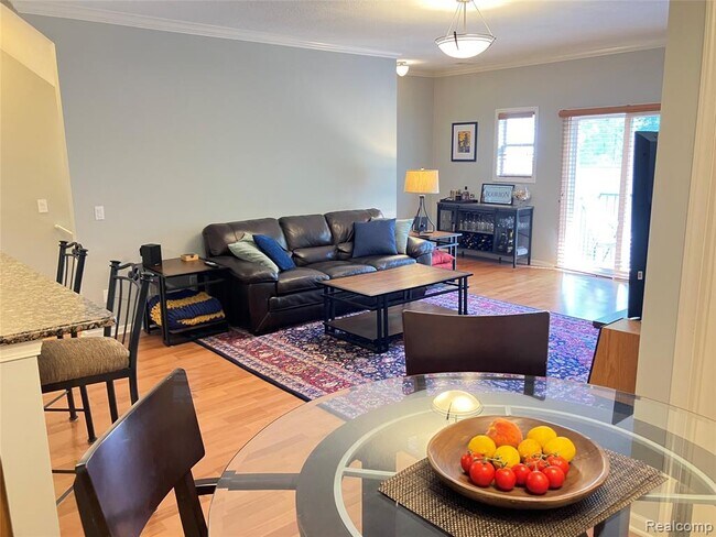 Building Photo - 331 Scio Village Ct