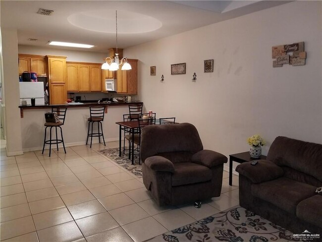 Building Photo - 3036 Scottland Dr