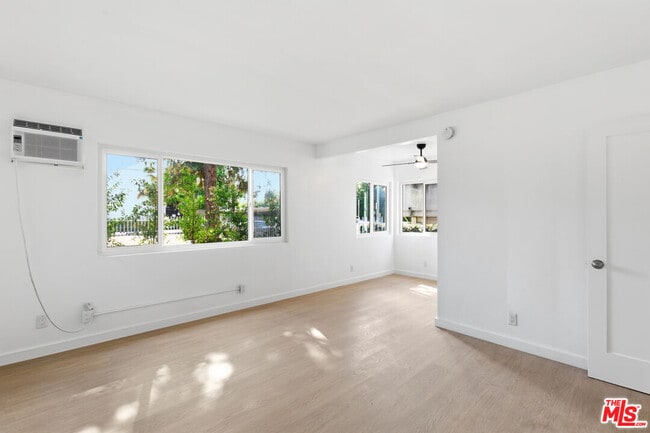 Building Photo - 4919 Coldwater Canyon Ave