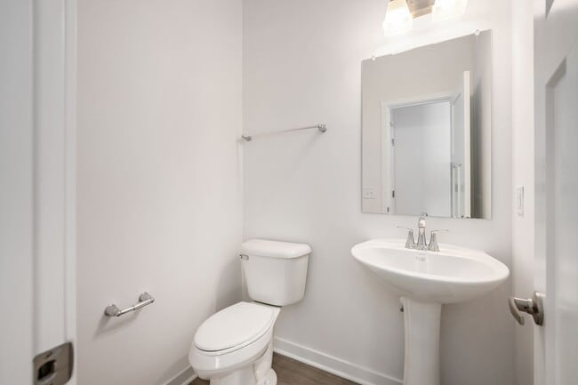 Building Photo - 122 Red Willow Dr