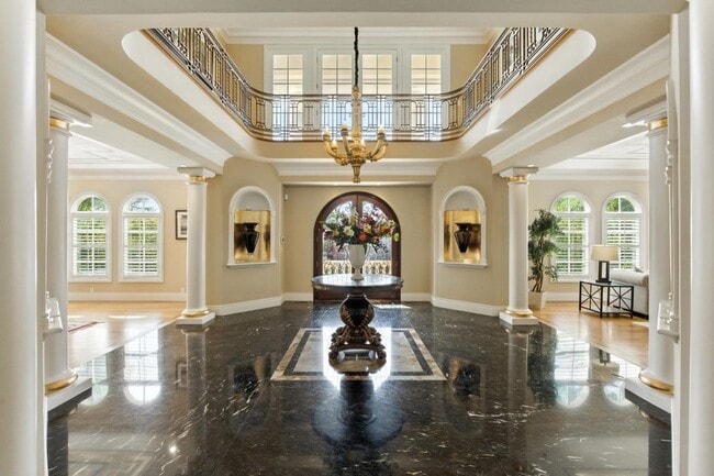 Building Photo - 90 Broadacres Rd