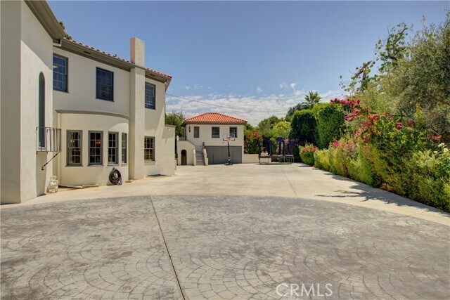 Building Photo - 1205 W Highland Ave