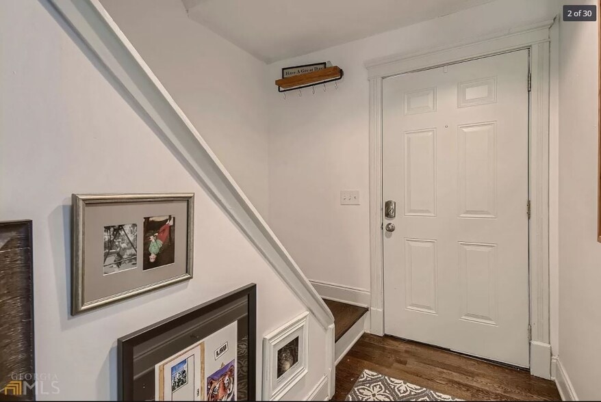 Building Photo - 2208 Queen Anne Ct