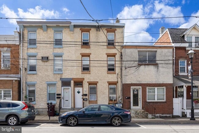 Building Photo - 58 E 4th St