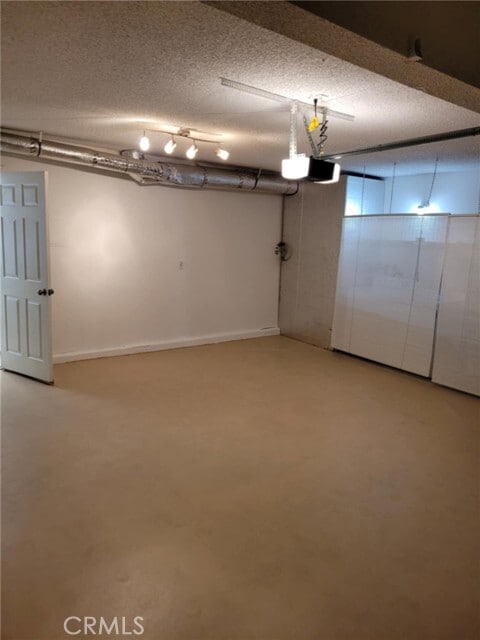 Building Photo - 2452 Chandler Ave