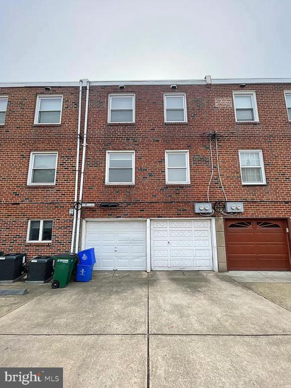 Building Photo - 1709 Hartranft St