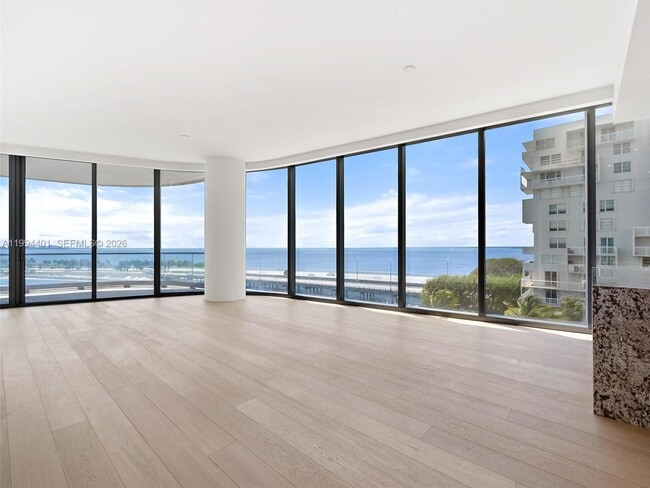 Building Photo - 175 25