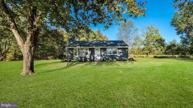 Building Photo - 1732 Creek Rd