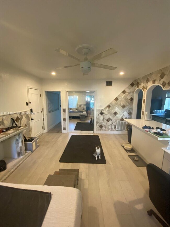 Building Photo - 8200 Byron Ave