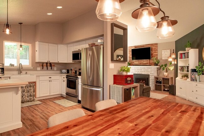 Building Photo - 3 Bed 2 Bath NorthWest Reno Home