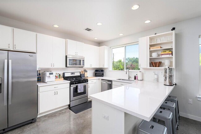 Building Photo - 301 W Stassney Ln