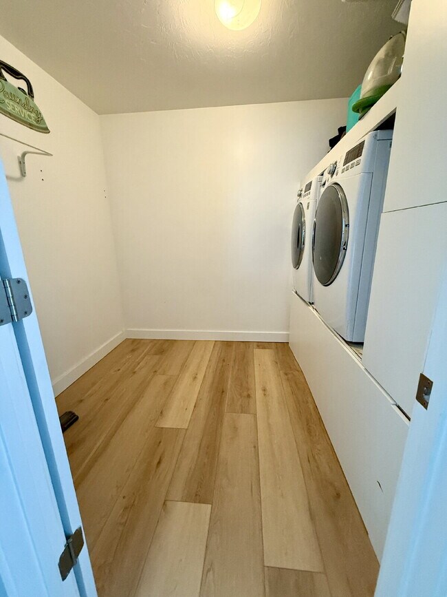 Building Photo - 623 S Jubilee Dr