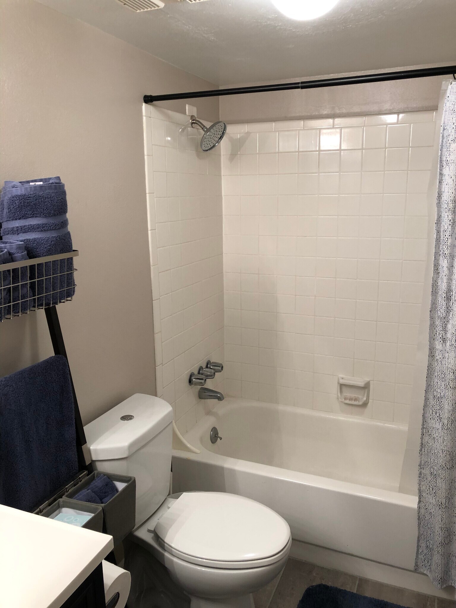 Building Photo - 7395 E Eastman Ave