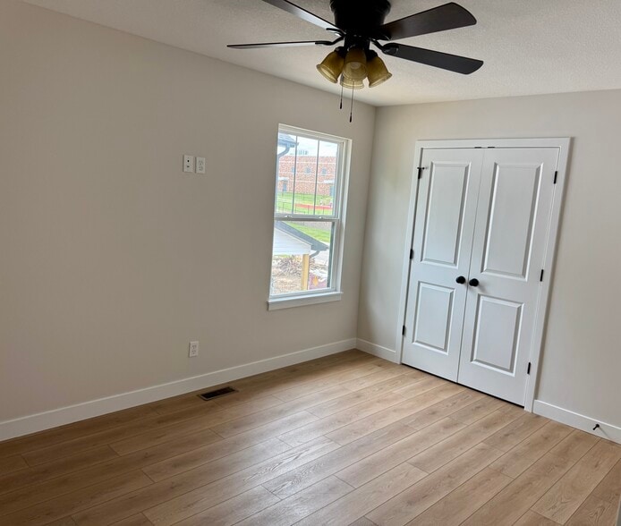 Building Photo - 507 Hickman Ave