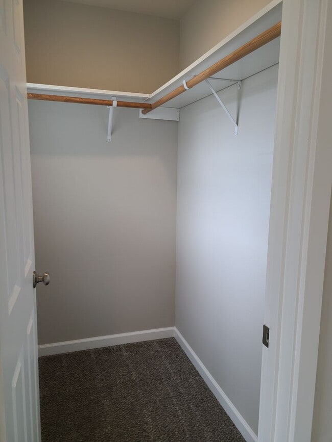 Building Photo - Yelm Creek Estates, 4 Bedroom, 2.75 Bathroom with Den