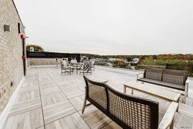 Building Photo - 30 Stewart Ave