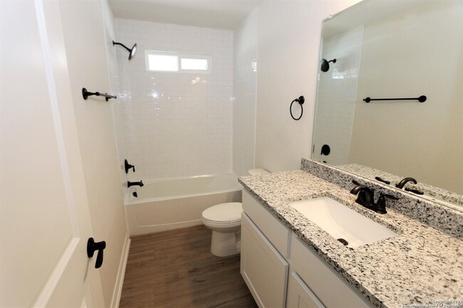 Building Photo - 10310 Lynwood Vlg